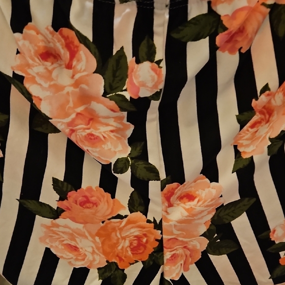 Betsey Johnson Intimates 2PC Pajama Set - Pink Lace Tank & Floral Striped Short - Picture 3 of 13